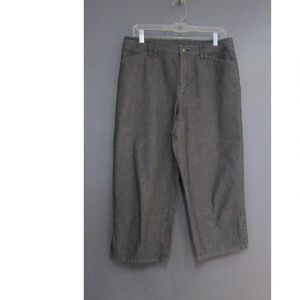 Liz Claiborne Gray Denim Capris Size 10